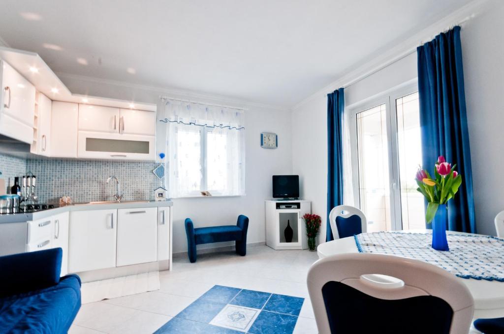 Apartments Barba Petra Dvori Sumartin Ruang foto